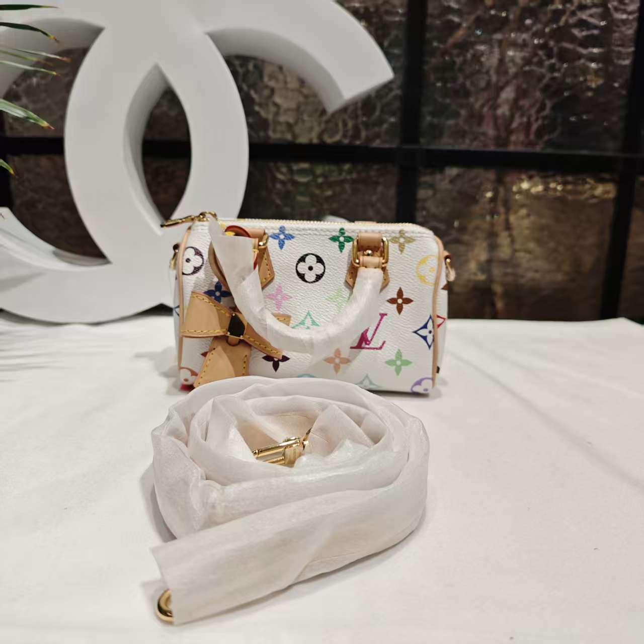 99新 LouisVuitton/路易威登 LV 白三彩sp nano斜挎包