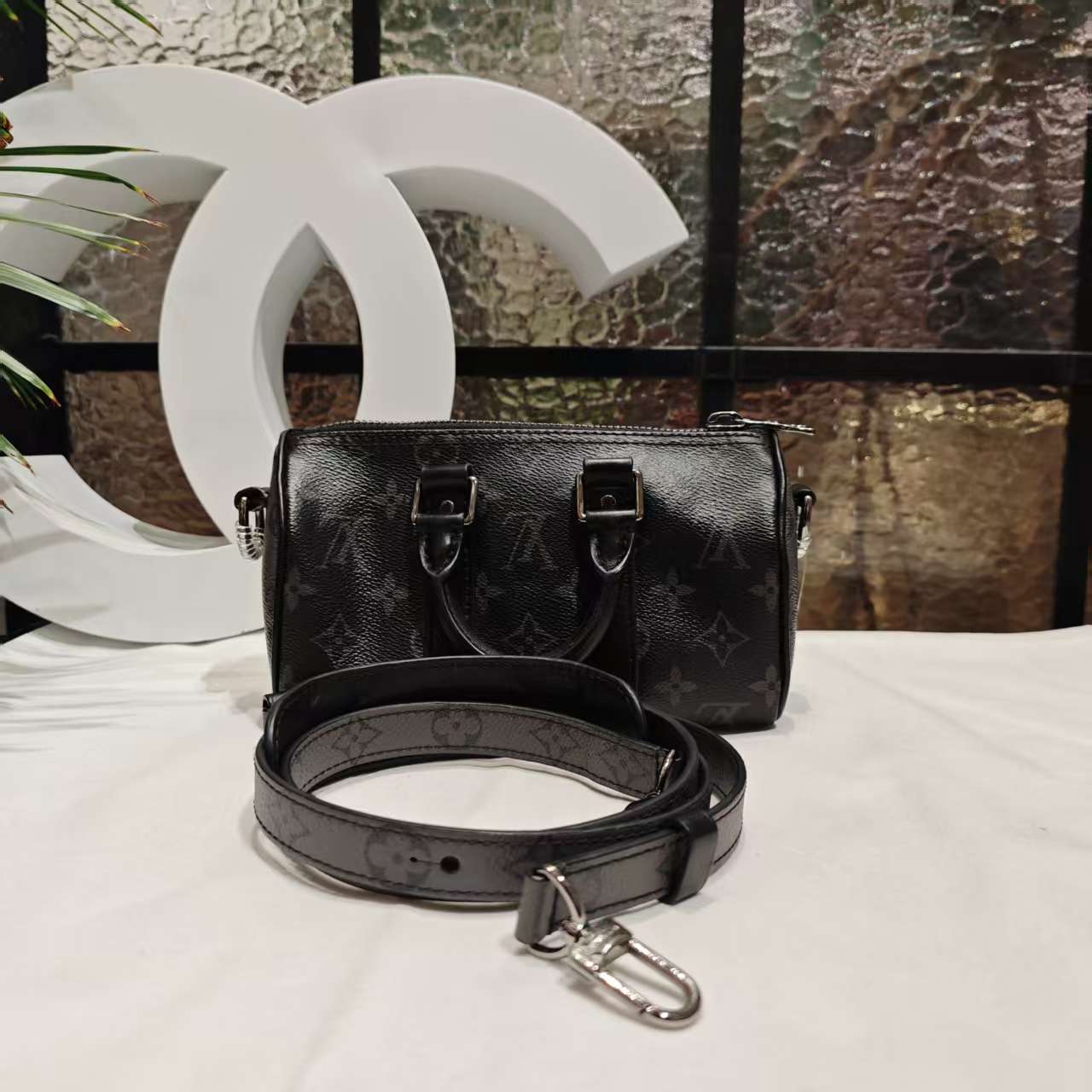 99新 LouisVuitton/路易威登 LV 黑老花keepallxs