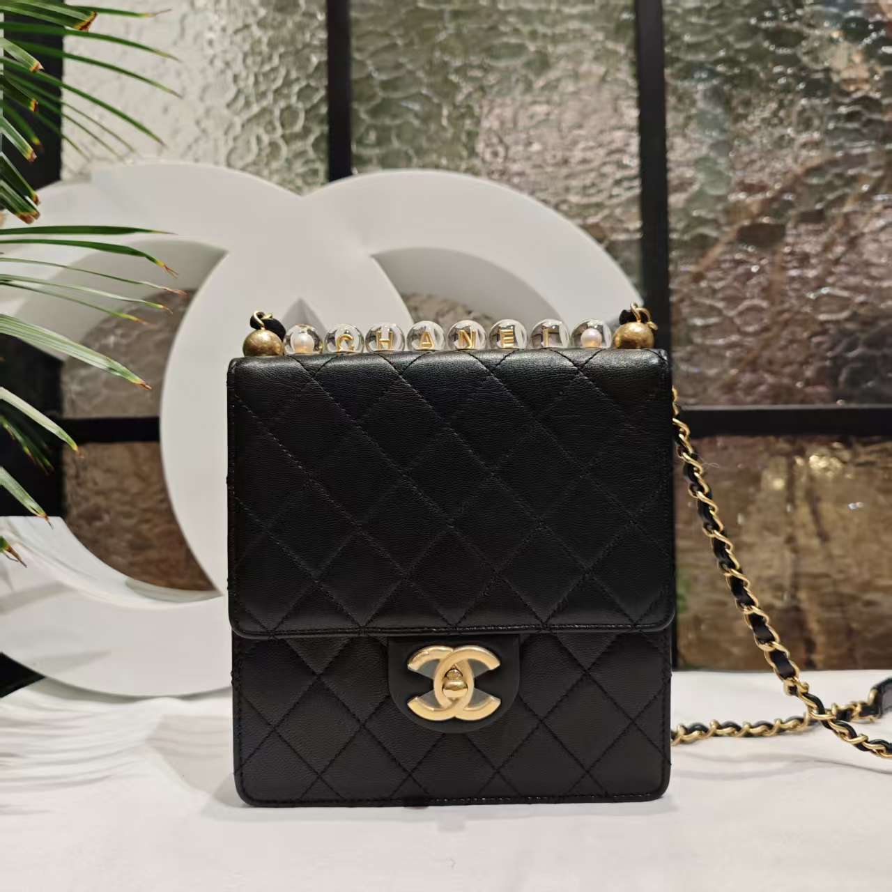 95新 Chanel/香奈儿 Chanel黑金竖版珍珠斜挎包