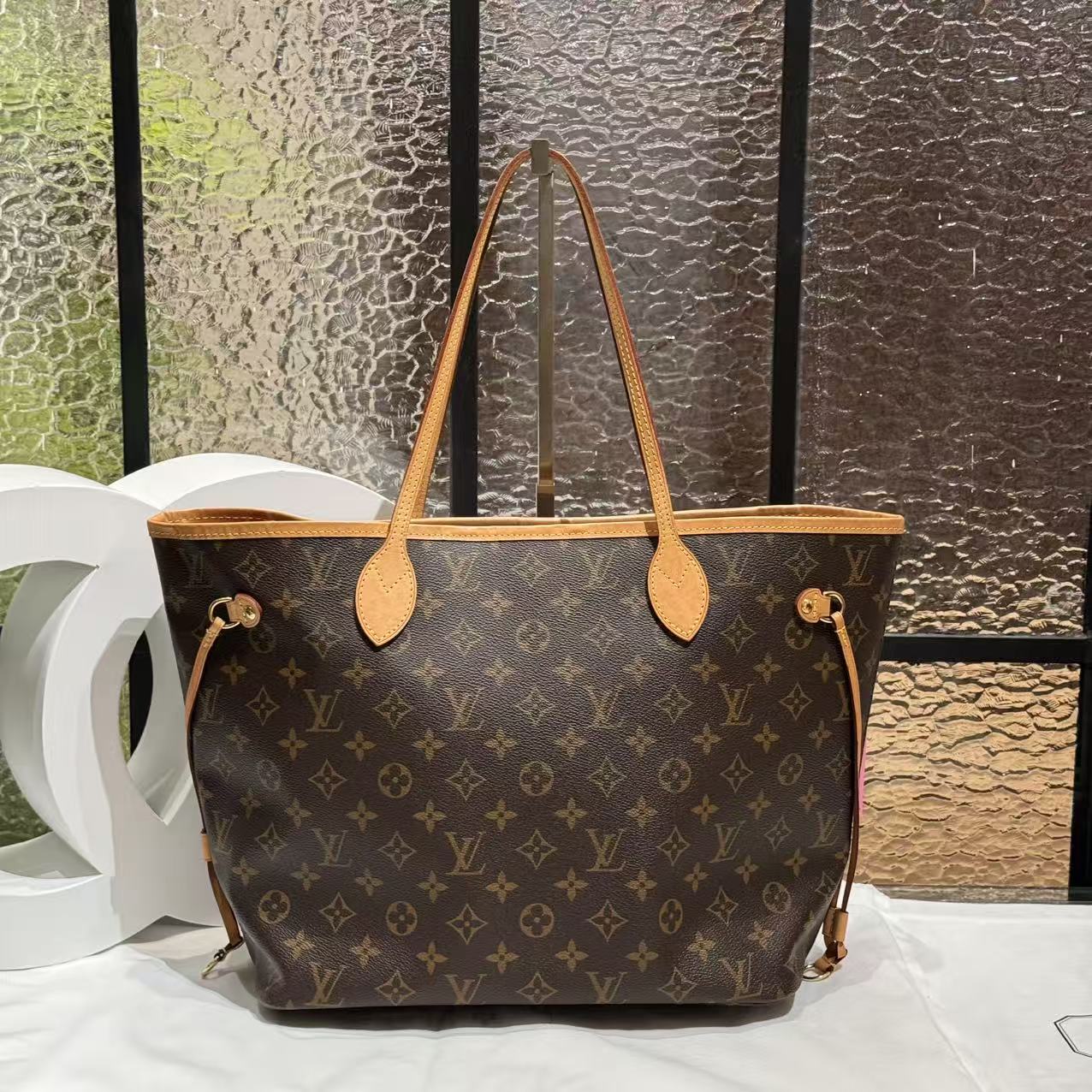 95新 LouisVuitton/路易威登 LV老花NF红内中号单肩包