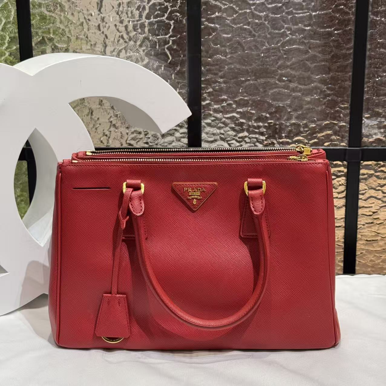 99新 Prada/普拉达 Prada红金杀手包