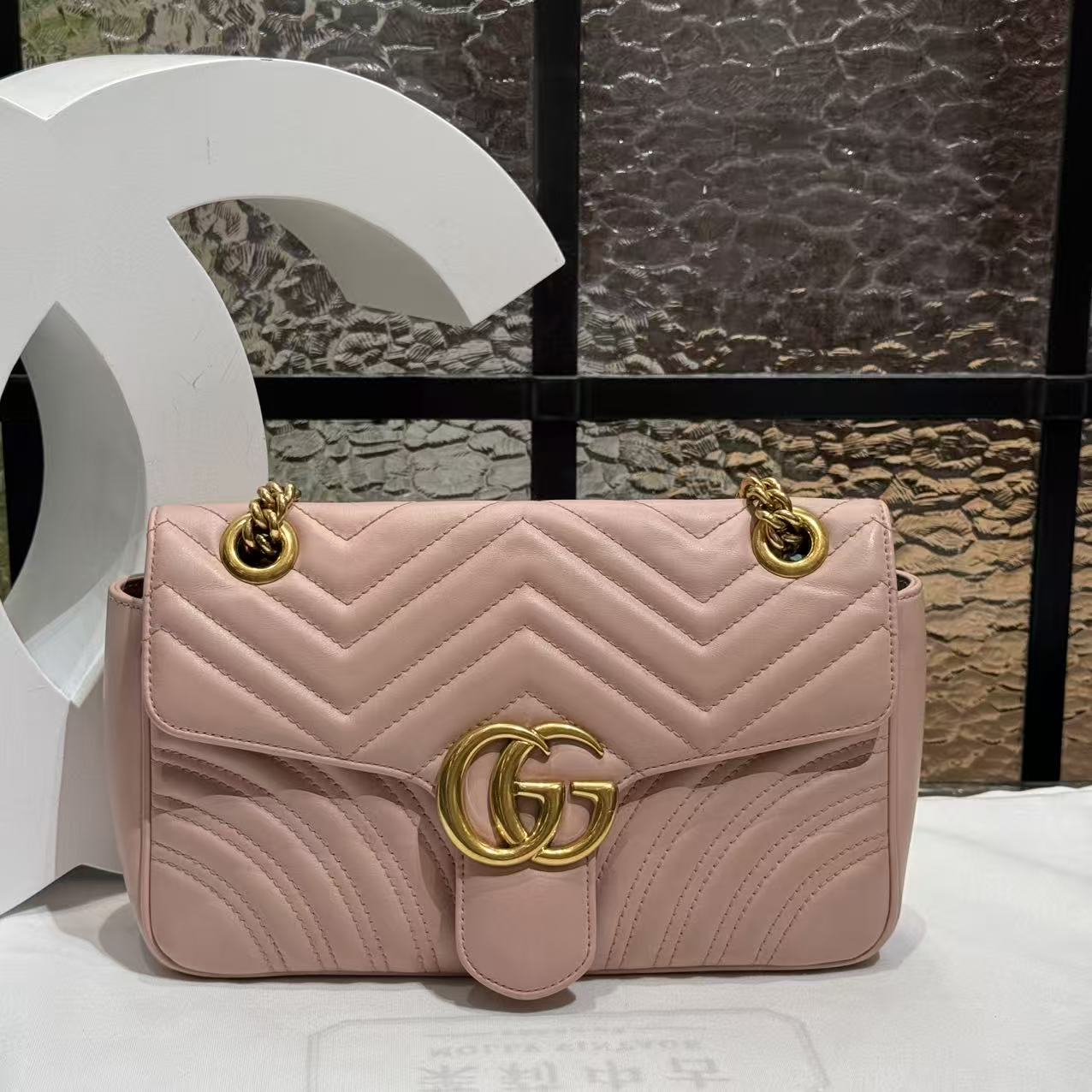 99新 GUCCI/古驰 gucci 粉金马蒙26斜挎包